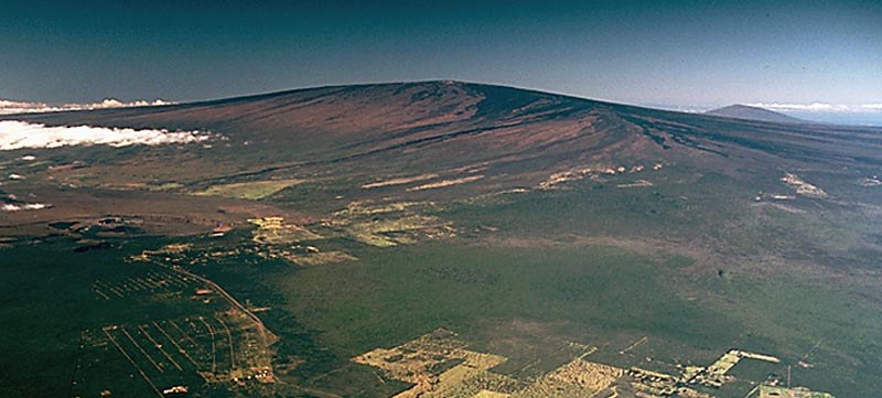夏威夷冒纳罗亚火山景观