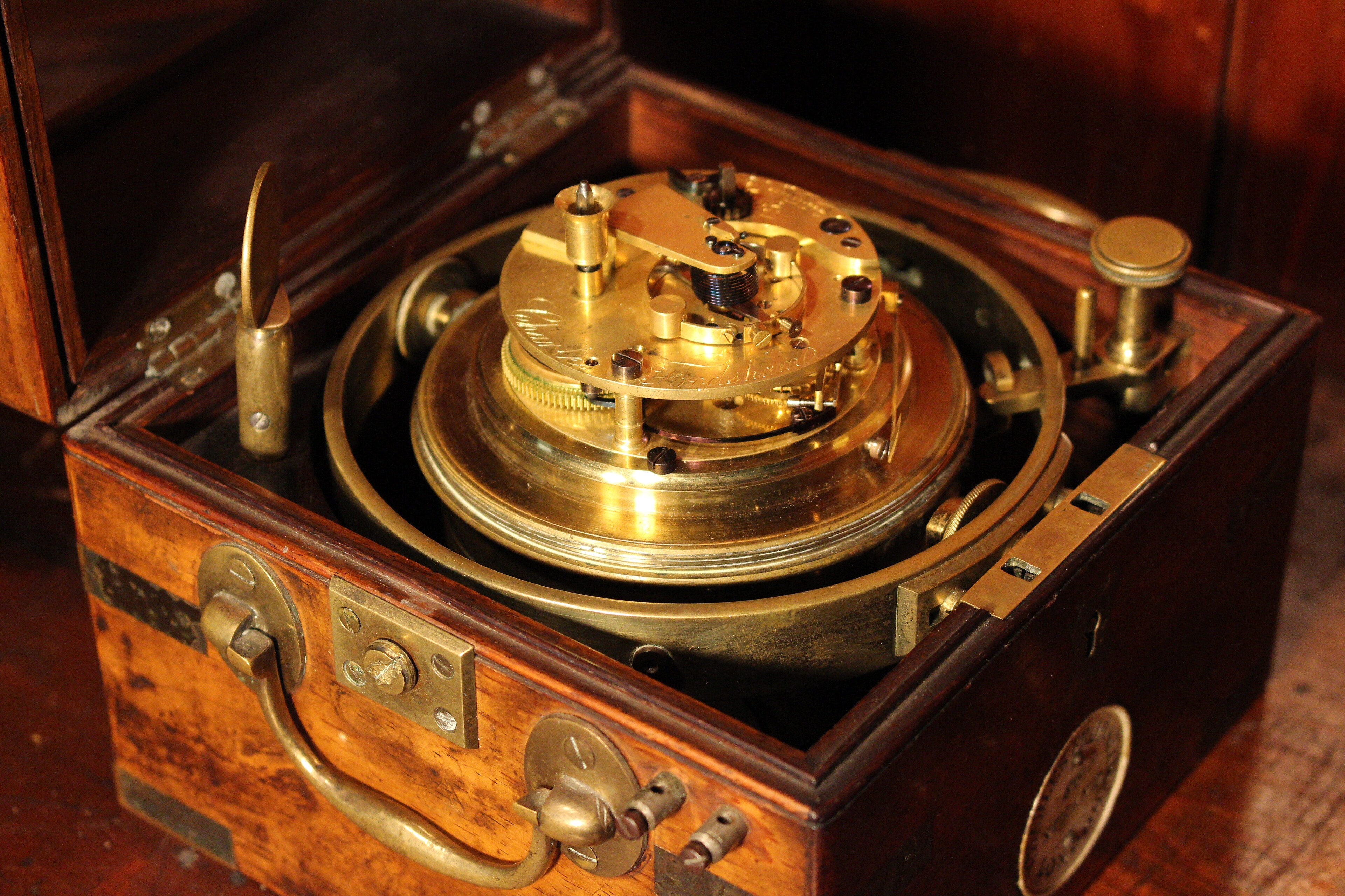 英国航海钟（marine chronometer）的精密机芯实拍